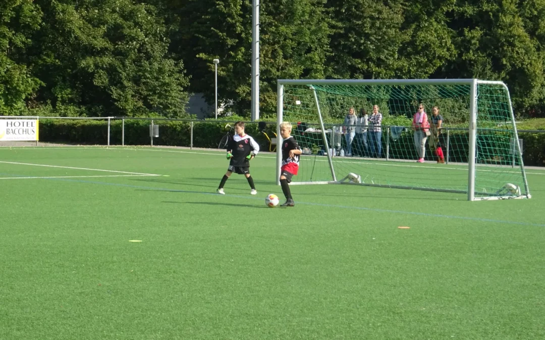 Fußball-Taktik: Spielaufbau im 4-2-3-1 vs. 4-4-2